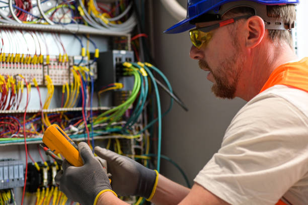 Best Circuit Breaker Repair  in Port Washington, WI